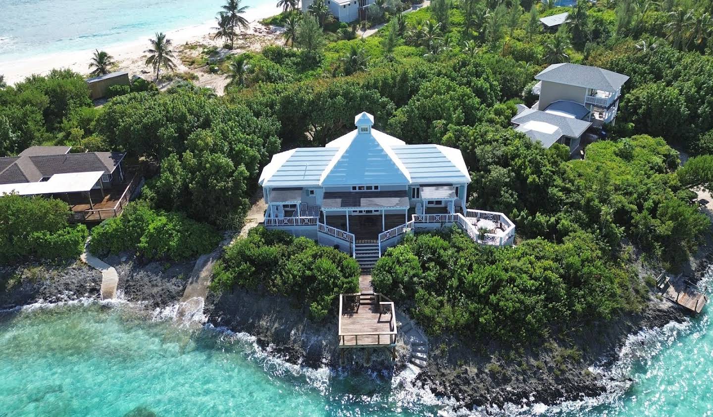 House with garden Elbow Cay