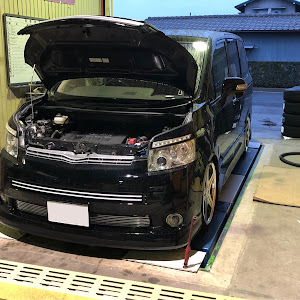 ヴォクシー ZRR70W