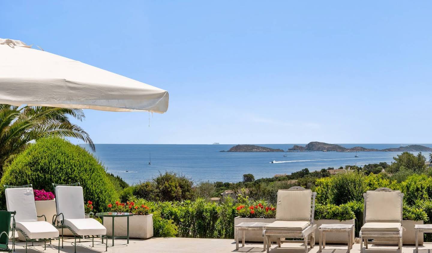 Villa with pool and garden Porto Cervo