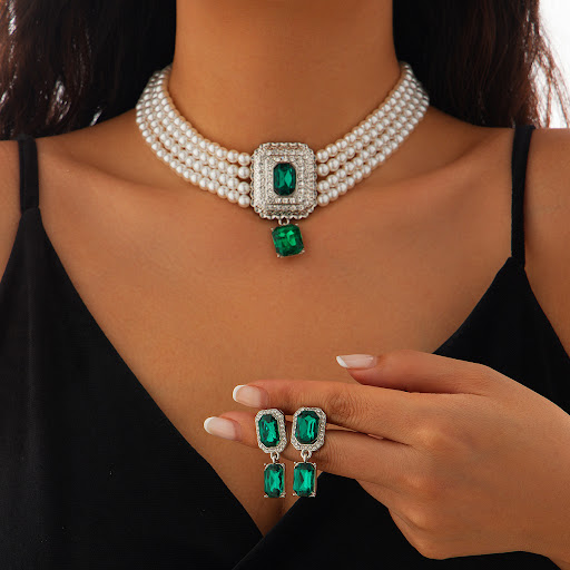 Title 16, Fashion Sense Pearl Necklace Suit Geometric. El...