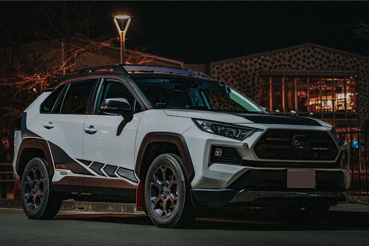 RAV4のRAV4・MGT Design・バージョンアップ・ドライブ・夜の撮影は楽しいに関するカスタム事例の投稿画像1枚目