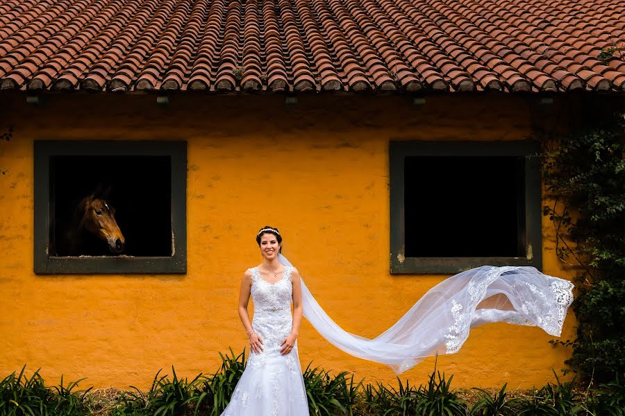 Fotógrafo de casamento Viviana Calaon (vivianacalaonm). Foto de 24 de outubro 2022