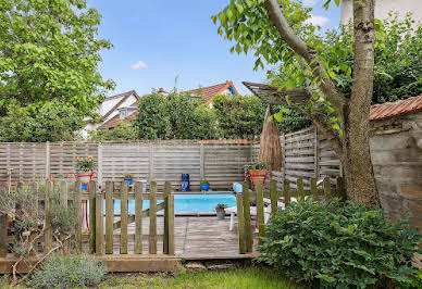 House with pool and garden 2