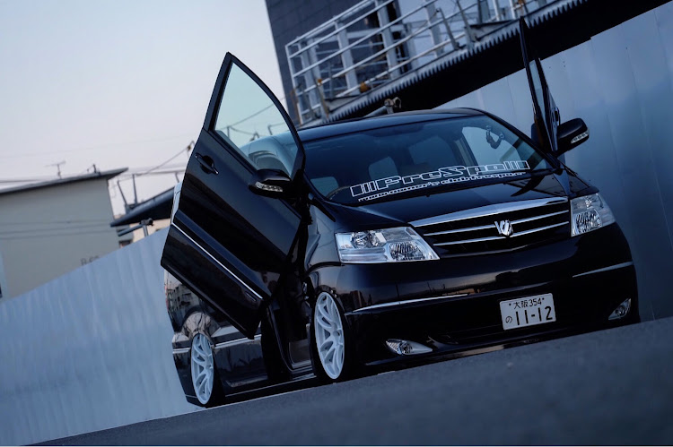 アルファードの洗車・すぱしゃん2019S・DIY・カメ活・地べた撮りに関するカスタム事例の投稿画像1枚目
