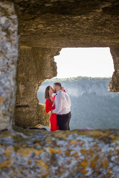 Fotógrafo de casamento Yana Romanova (romanovayana). Foto de 14 de abril 2020