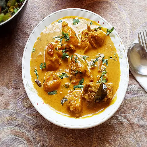 Coconut Chicken Curry ( Semi Gravy )