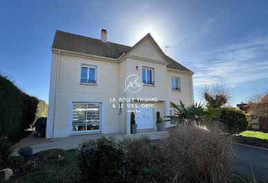 House with pool and terrace 4