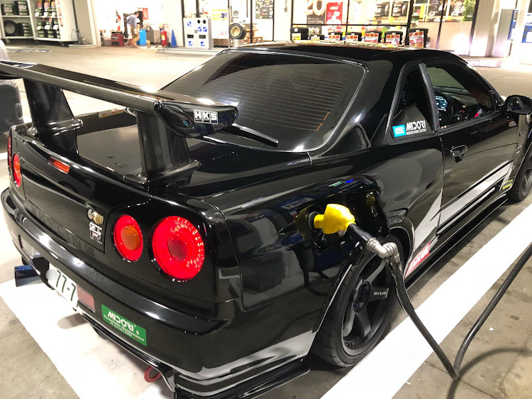スカイライン GT-Rのホイール交換・スカイライン・マフラー交換・車高調整に関するカスタム事例の投稿画像2枚目