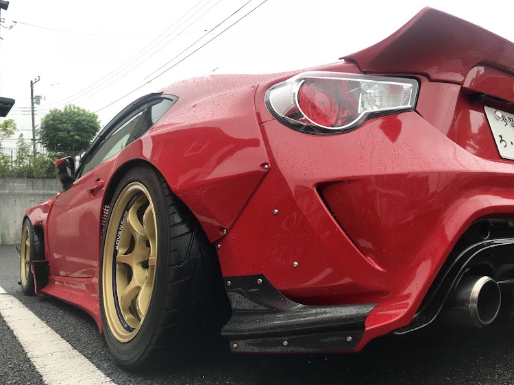 86の雨がパラパラと…・久々の給油・ガソスタは…盛れる…？・ロケットバニー・CROSS ROAD!に関するカスタム事例の投稿画像2枚目