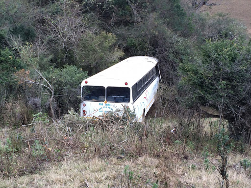 One pupil dead in bus accident