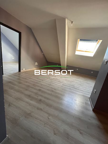 Vente appartement 4 pièces 66 m² à La Cluse-et-Mijoux (25300), 165 000 €
