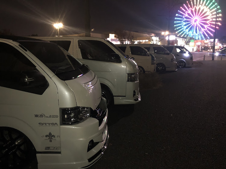 ハイエースバンのDIY・車高調整・オフ会・刈谷ハイウェイオアシスに関するカスタム事例の投稿画像3枚目