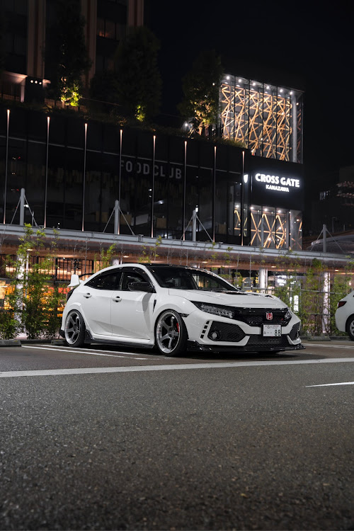 シビックタイプRのnight photography・ADVAN Racing GT BEYOND・写活の秋に関するカスタム事例の投稿画像2枚目