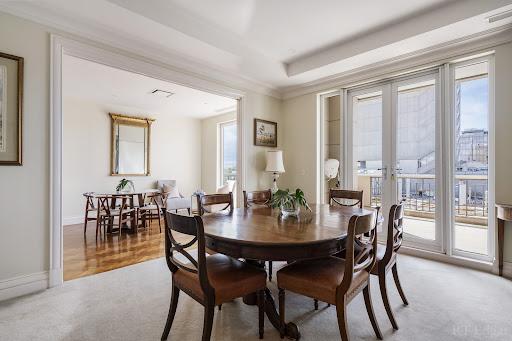 Appartement avec terrasse et piscine 3