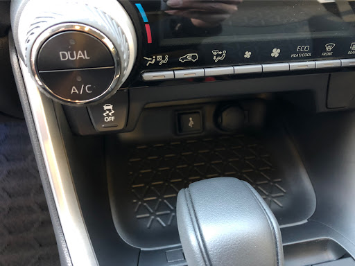 Rav4 Mxaa52のシガーソケット増設 Usb Ledライト ど素人 見様見真似に関するカスタム メンテナンスの投稿画像 車 のカスタム情報はcartune