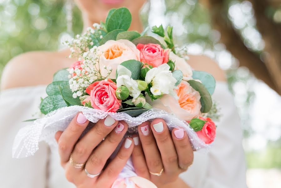 Fotógrafo de casamento Anna Fedorova (annarozzo). Foto de 4 de setembro 2017