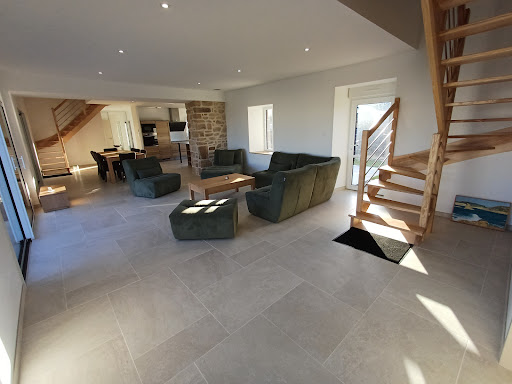 Maison avec piscine et jardin 5