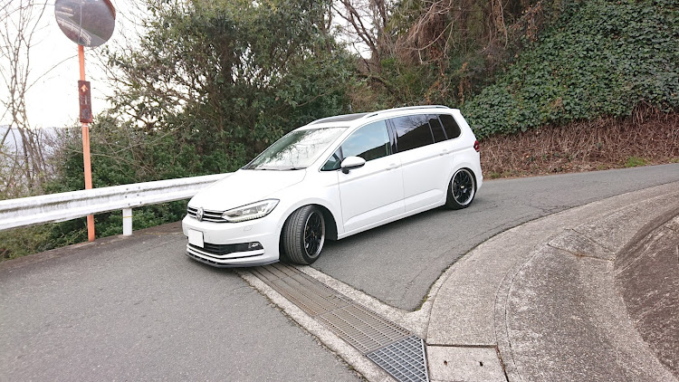 ゴルフトゥーランのingo noak tuning・TDIプレミアム・ドライブ・広島に関するカスタム事例の投稿画像1枚目
