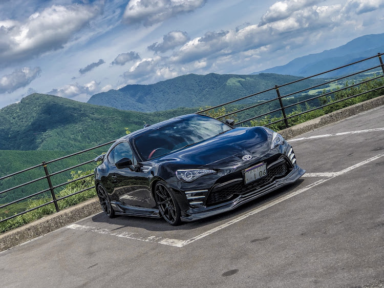 86の納車1年すぎてた系・ほんとはちゃんと覚えてたけど・カスタムに終わりはない・黒86・エアロミックスに関するカスタム事例の投稿画像4枚目