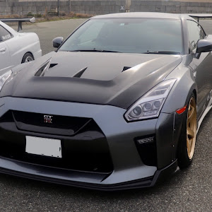 NISSAN GT-R