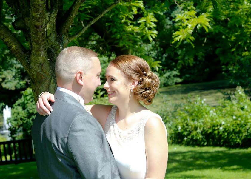 Fotografo di matrimoni Camilla Harney (camillaharney). Foto del 1 giugno 2019