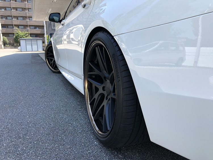 5シリーズ セダンのホイール交換・CVX・カルバン・エムズガレージに関するカスタム事例の投稿画像2枚目