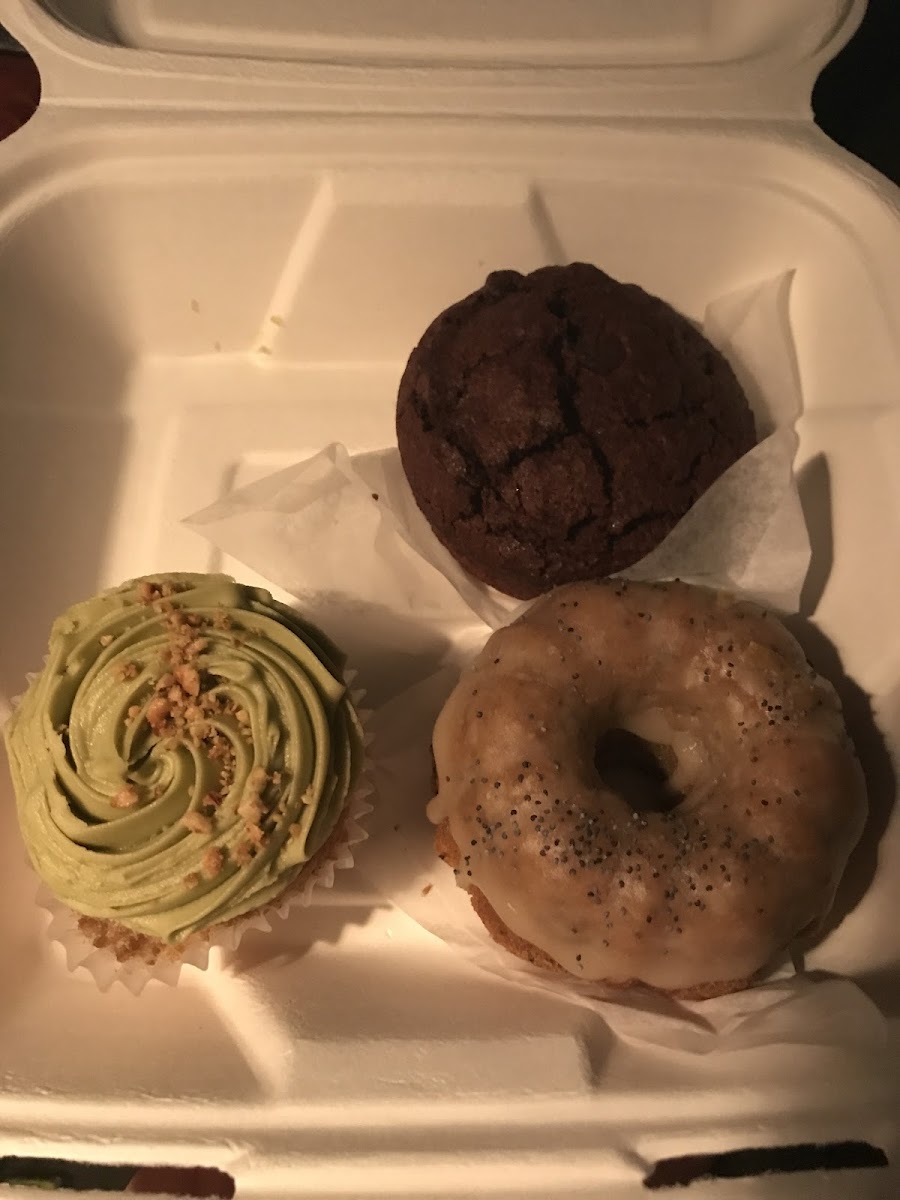 Matcha Hazlenut Cupcake, Lemon Poppyseed Bundt Cake, Double Chocolate Brownie