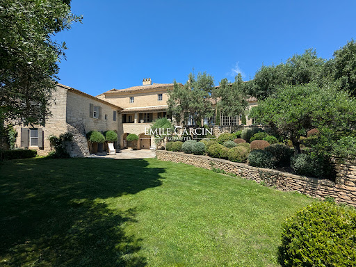 House with pool 3