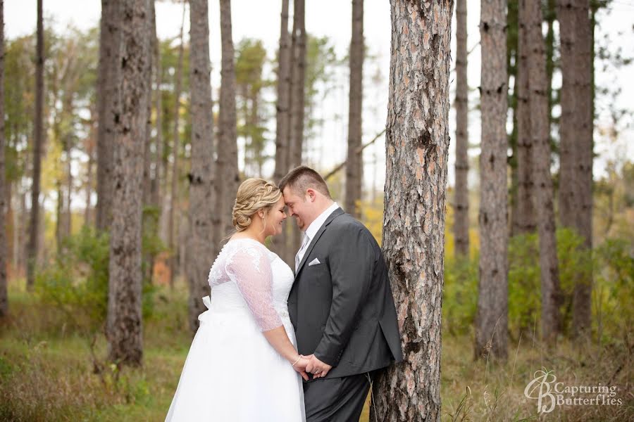 Fotograf ślubny Megan Grefsrud (megangrefsrud). Zdjęcie z 8 września 2019