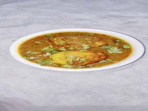 Egg Curry With 2 Tawa Roti