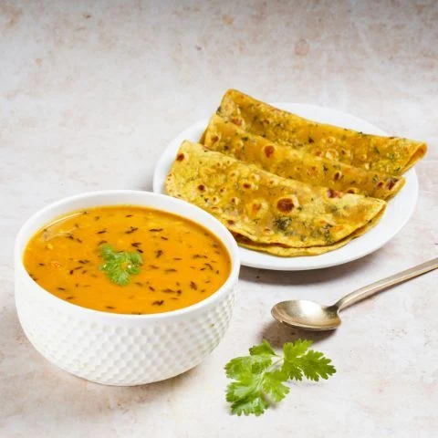 Dal Tadka With Thepla