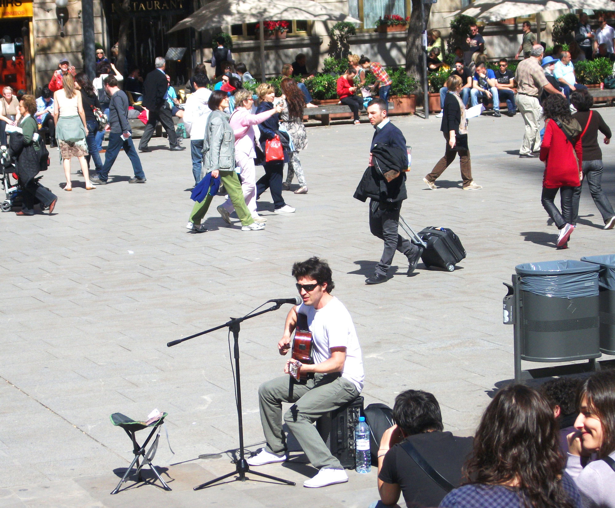 Music in Barcelona di Feder