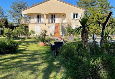 Villa with pool and terrace 10