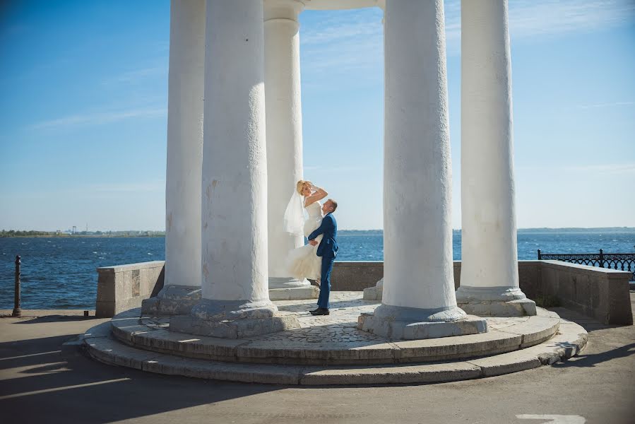 Wedding photographer Nina Dubrovina (ninadubrovina). Photo of 18 December 2015