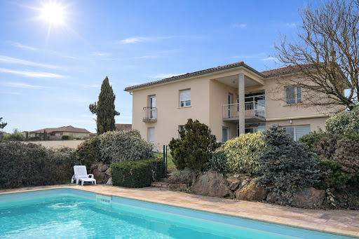 Maison avec terrasse 1