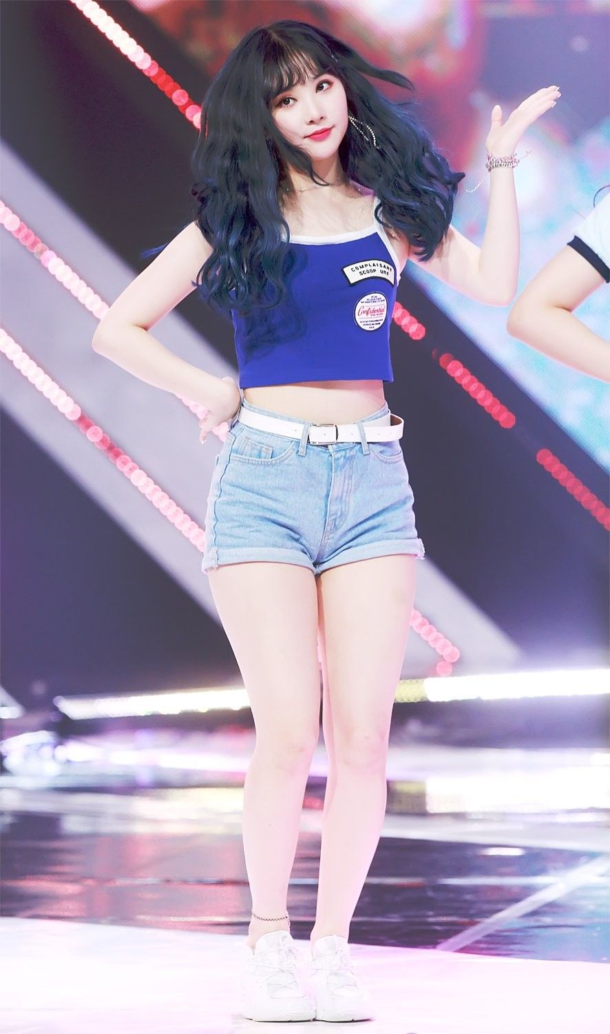 20 Moments Curvy Goddess Gfriend Eunha S Thick Thighs Defied K Pop Beauty Standards Koreaboo