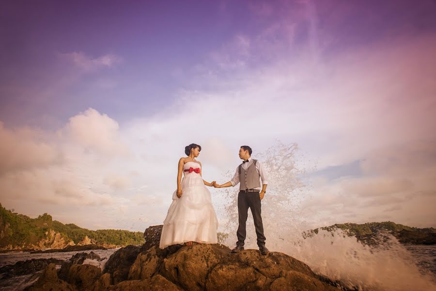 Fotografo di matrimoni Bambang Andiyanto (bangndito). Foto del 21 agosto 2019