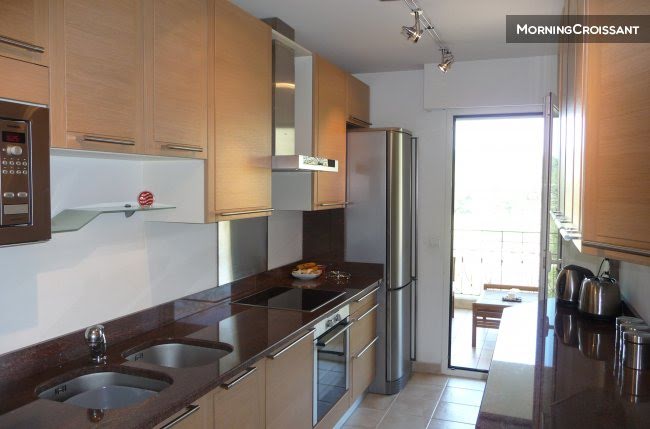 Location meublée appartement 4 pièces 90 m² à Valbonne (06560), 2 600 €