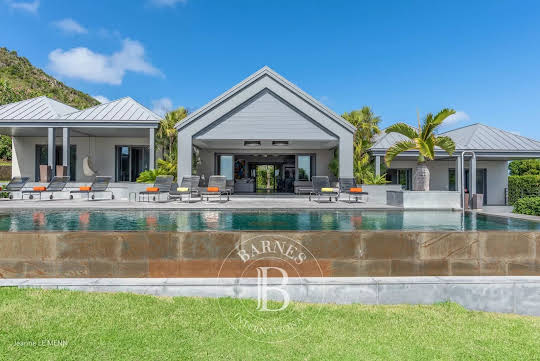 Villa with pool and terrace