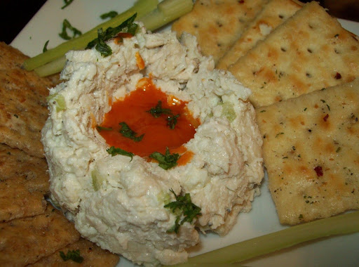 Buffalo Blue Chicken Salad w White & Wheat Firecrackers