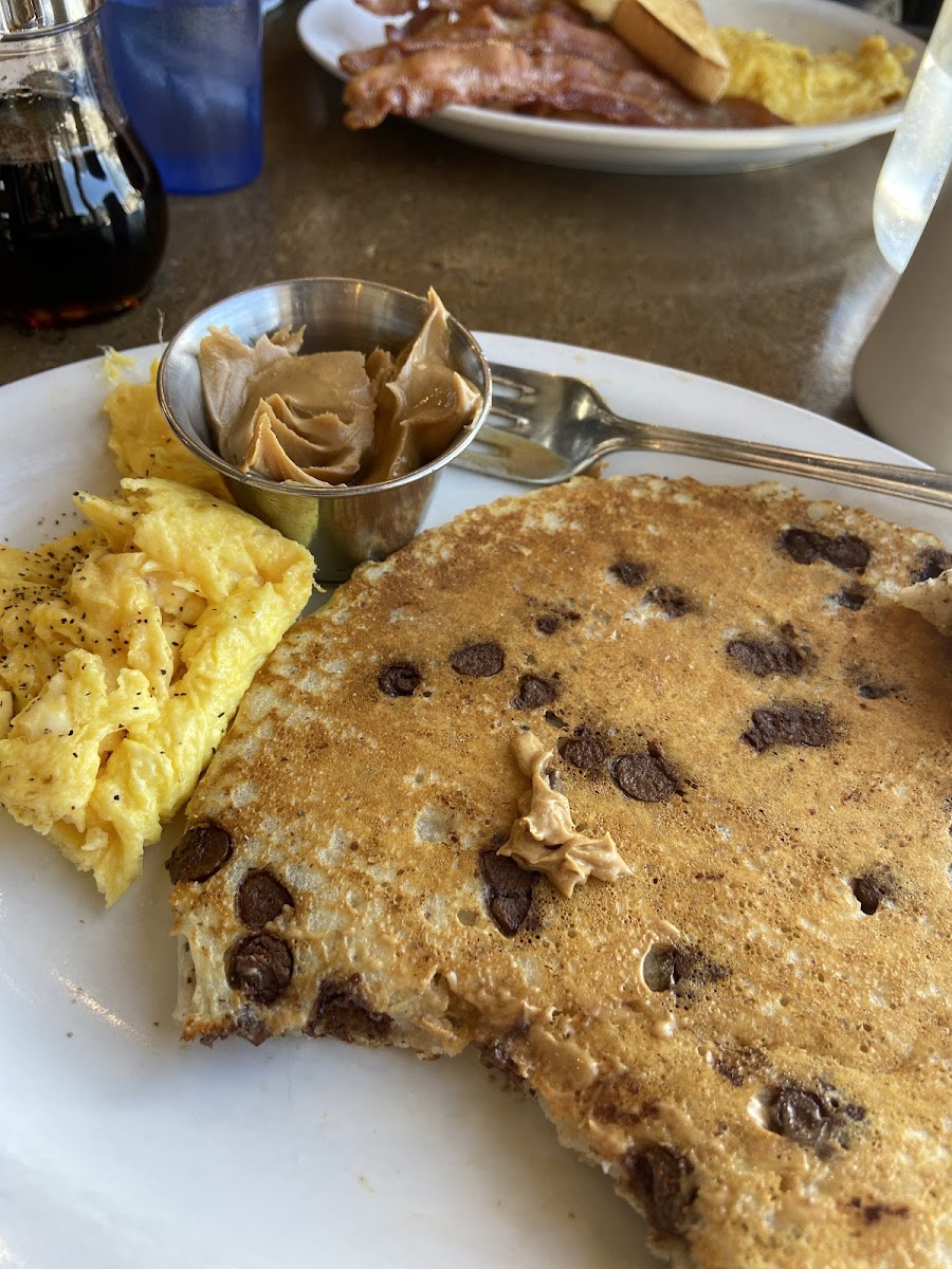 Gluten free chocolate chip pancakes with peanut butter!