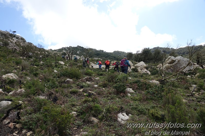 Cascadas del río de los Molinos - Tajo de la Corza - Llanos del Juncal - Pico Luna - Sendero de los Calabozos