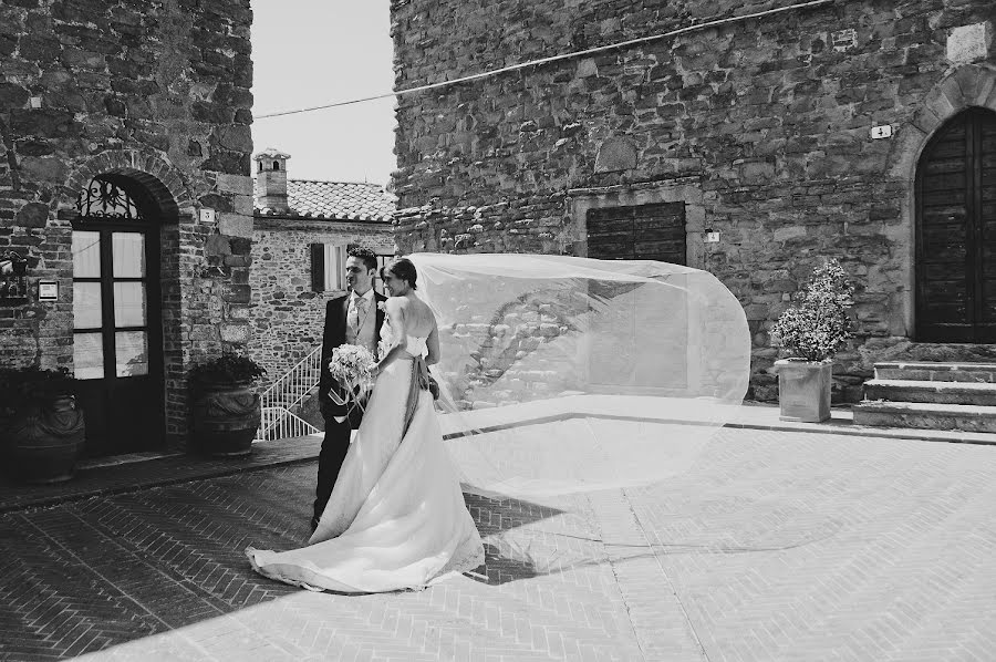 Fotografo di matrimoni Tiziana Nanni (tizianananni). Foto del 7 marzo 2016