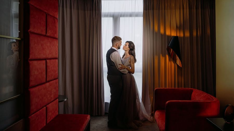 Jurufoto perkahwinan Roman Popov (fotoroman1). Foto pada 27 September 2021