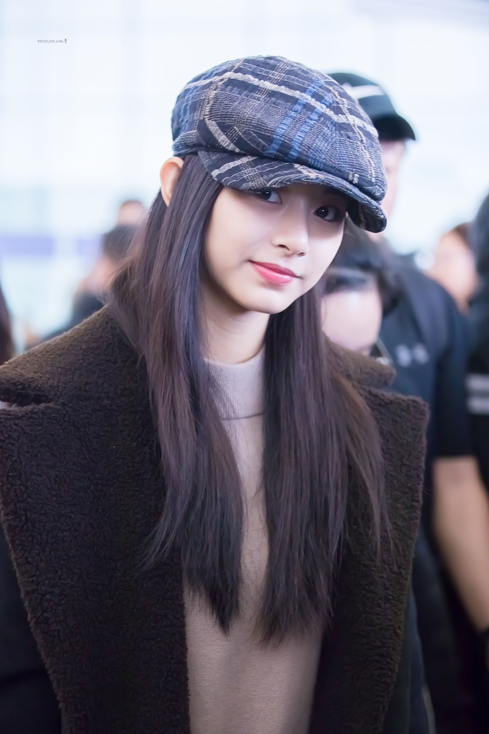 8 Airport Outfits That Prove TWICE's Tzuyu Can Make Any Casual Fashion ...