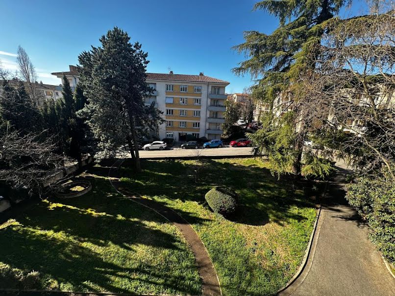 Location  appartement 3 pièces 61 m² à Aubenas (07200), 570 €