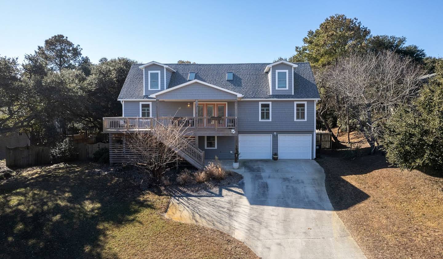 House with pool Southern Shores