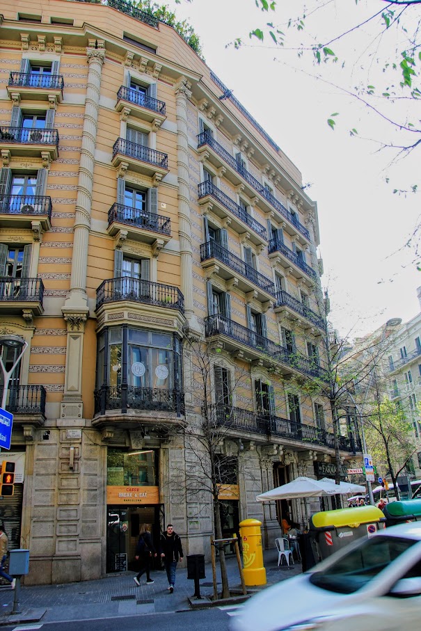 Перебежками под градом, или Барселона 3,5 дня в апреле 2019