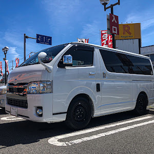 ハイエースバン TRH200V