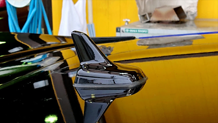 ゴルフ Rの洗車で失敗も・リアスポ強化・アンテナ塗装・ワイパー塗装・リフレッシュ計画に関するカスタム事例の投稿画像7枚目